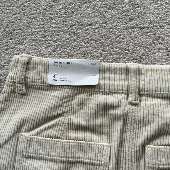 American Eagle Corduroy Zip-Up Cream Mini‎ Skirt - Picture 4 of 4